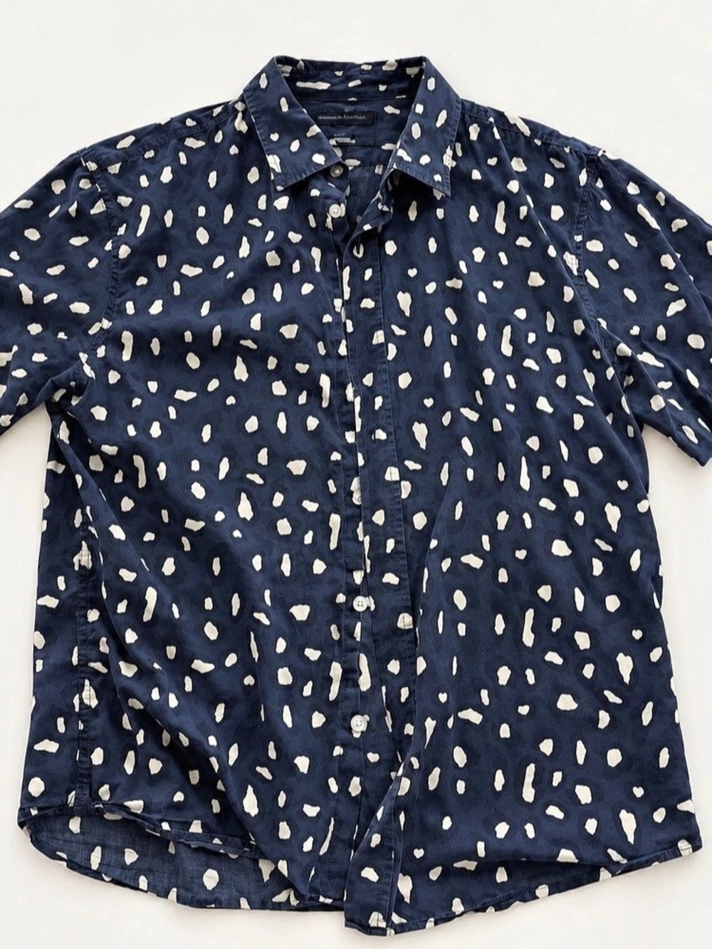 Banana Republic Abstract Print Short Sleeve Shirt in Blue & White